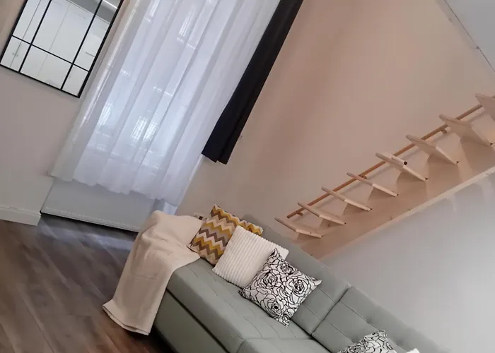 Center Astoria Apartment *