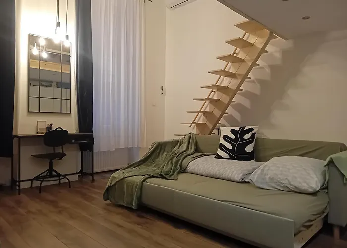 Center Astoria Apartment *